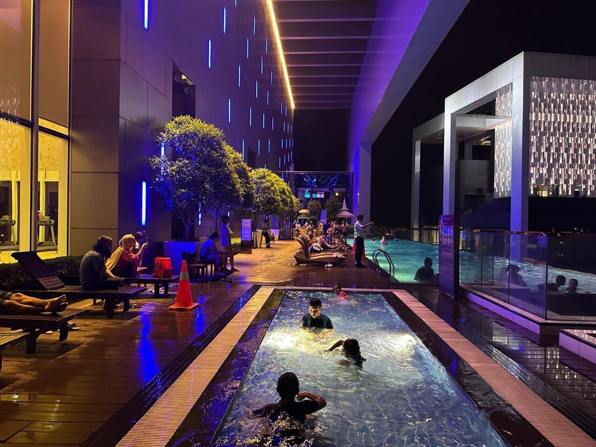 The Platinum Kuala Lumpur By Cozy White Exterior photo