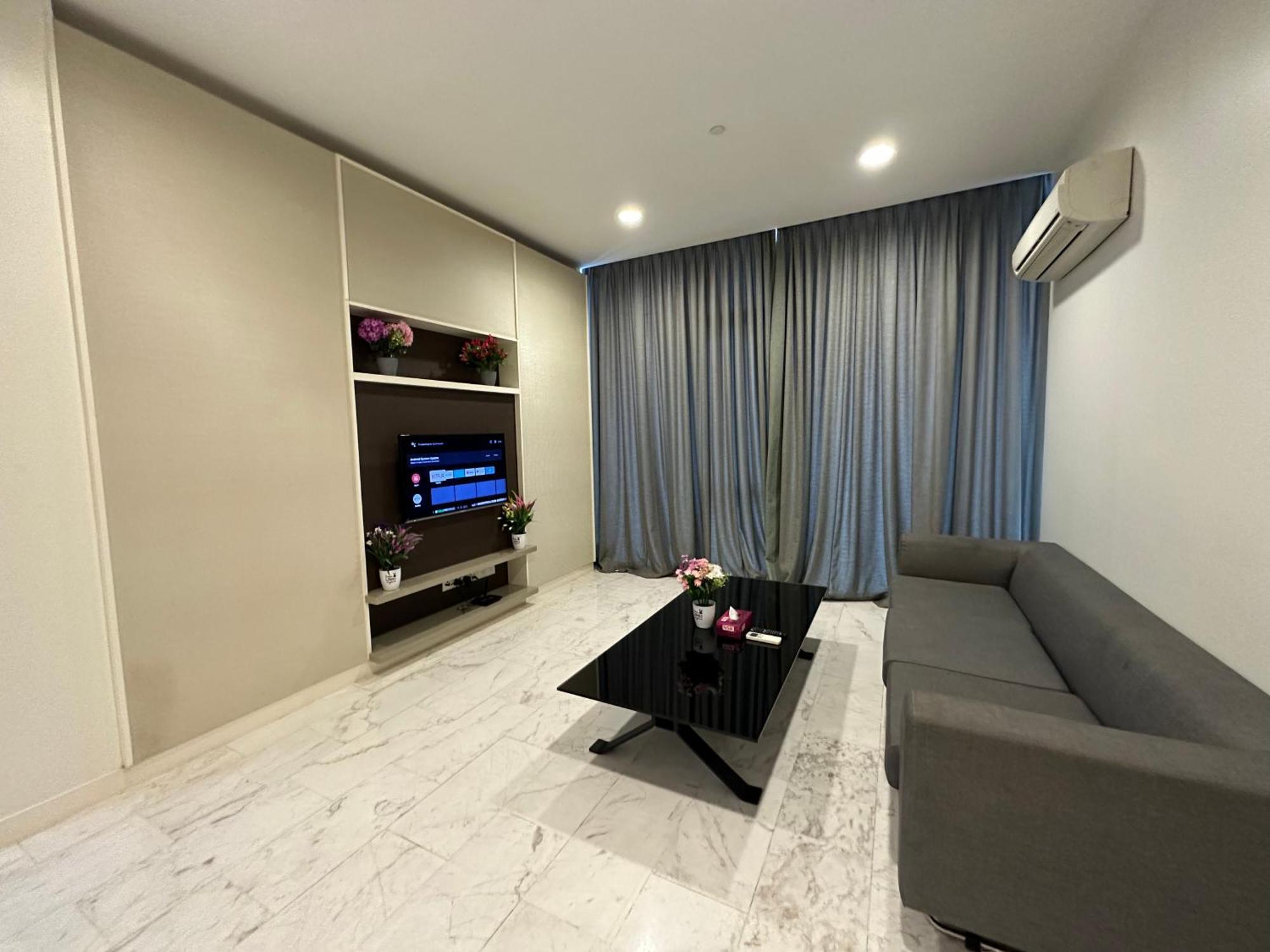 The Platinum Kuala Lumpur By Cozy White Exterior photo