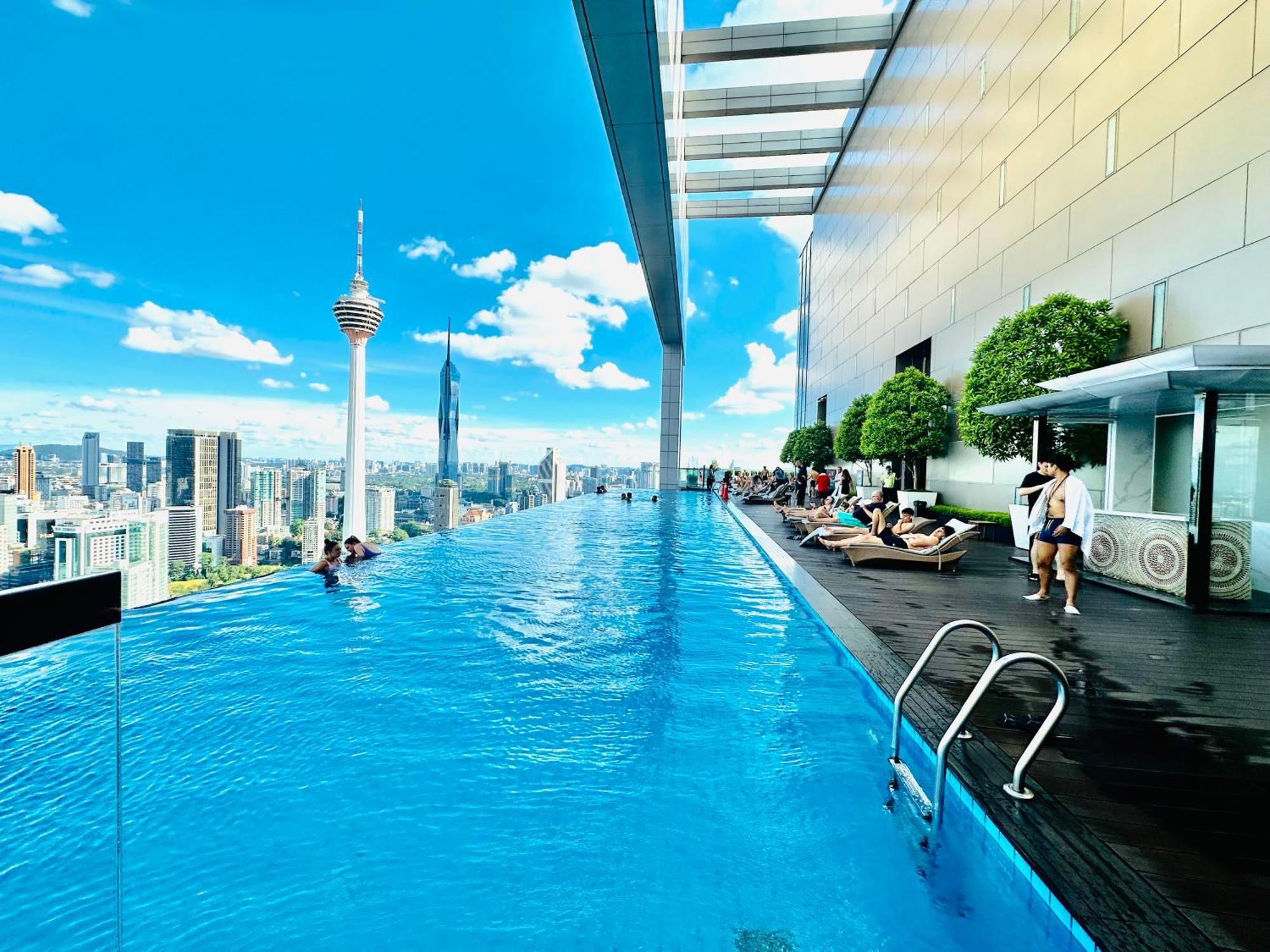 The Platinum Kuala Lumpur By Cozy White Exterior photo