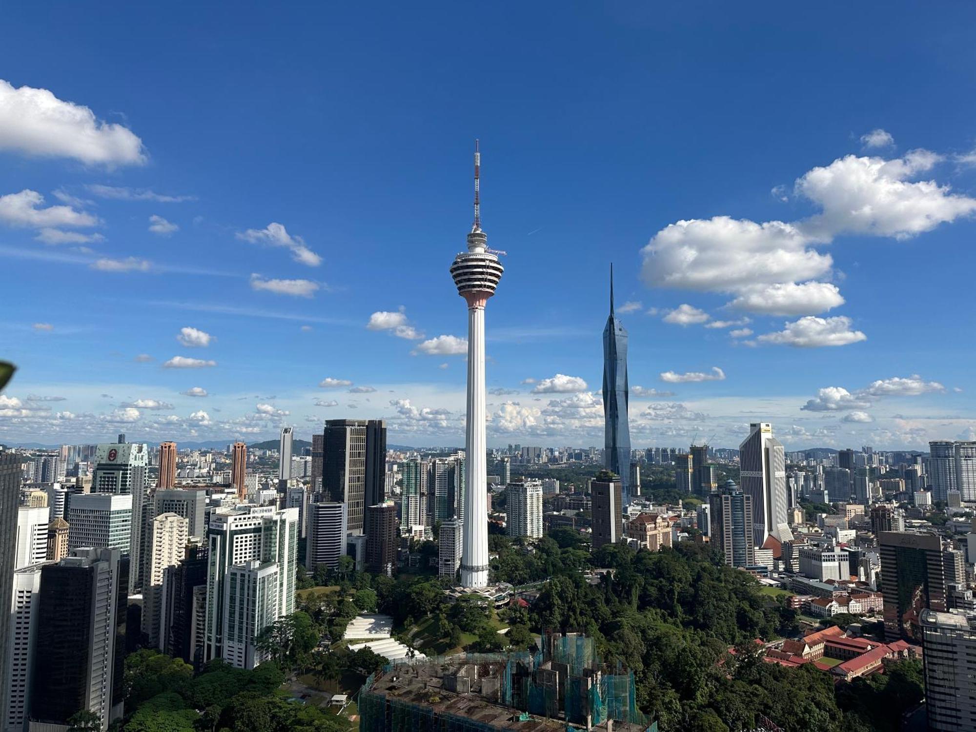 The Platinum Kuala Lumpur By Cozy White Exterior photo