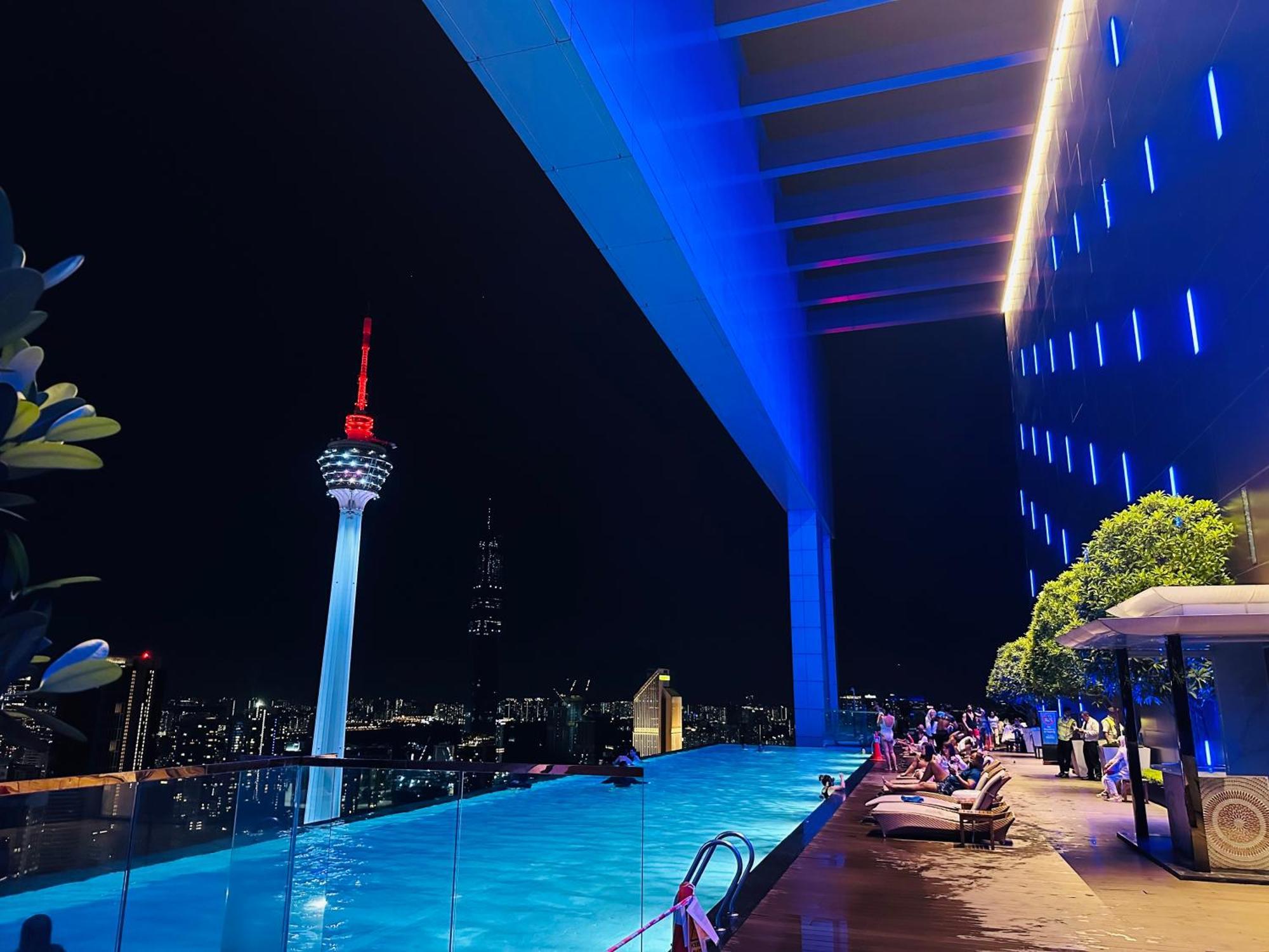 The Platinum Kuala Lumpur By Cozy White Exterior photo