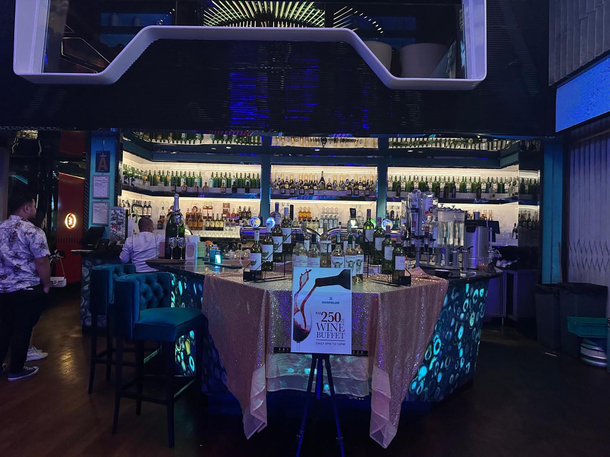 The Platinum Kuala Lumpur By Cozy White Exterior photo